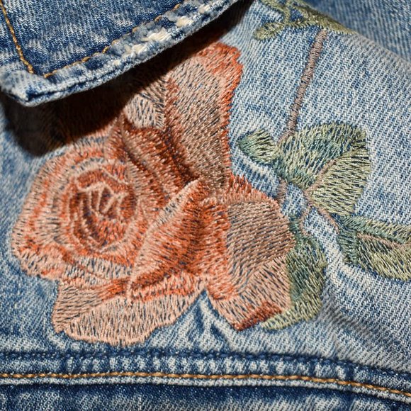 MAVI JEANS CO. Floral Embroidered Denim Jacket - Picture 2 of 3